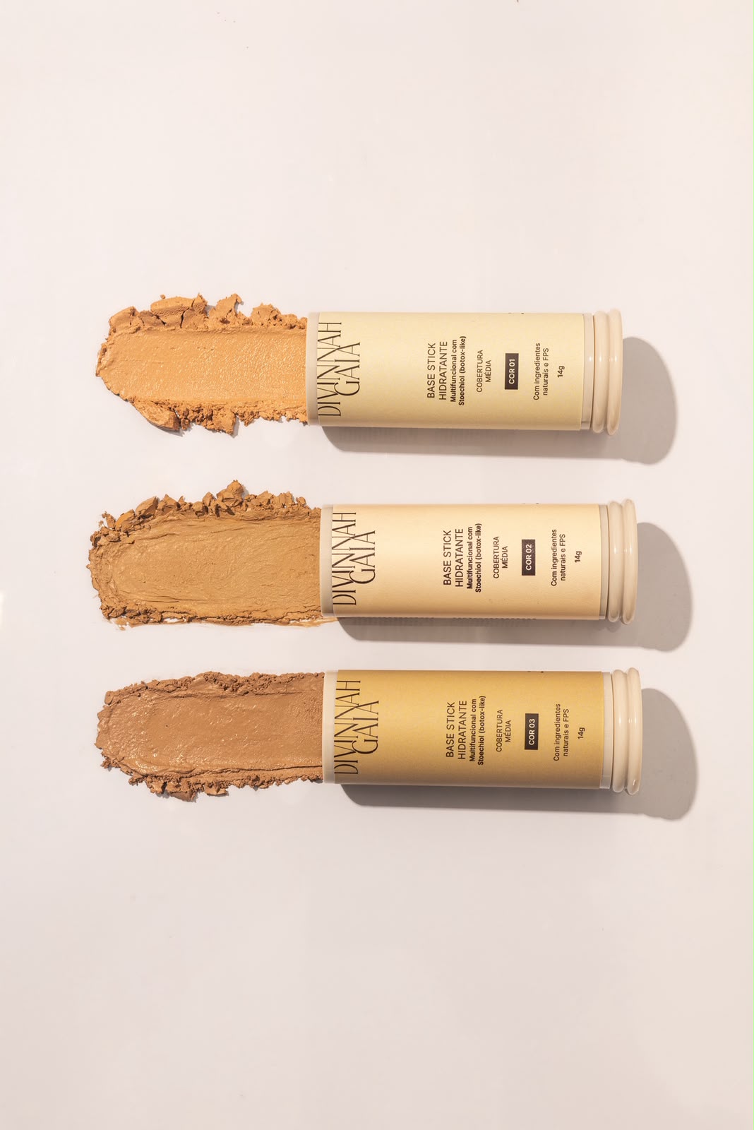 Kit limpeza, tratamento e maquiagem