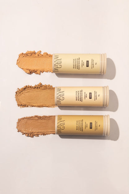 Kit limpeza, tratamento e maquiagem