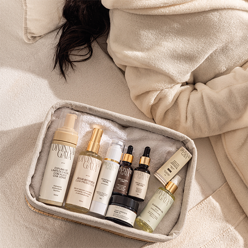 Kit limpeza, tratamento e maquiagem